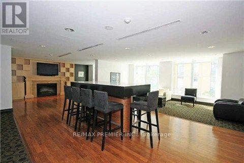 #605 8 SCOLLARD STREET S - 13