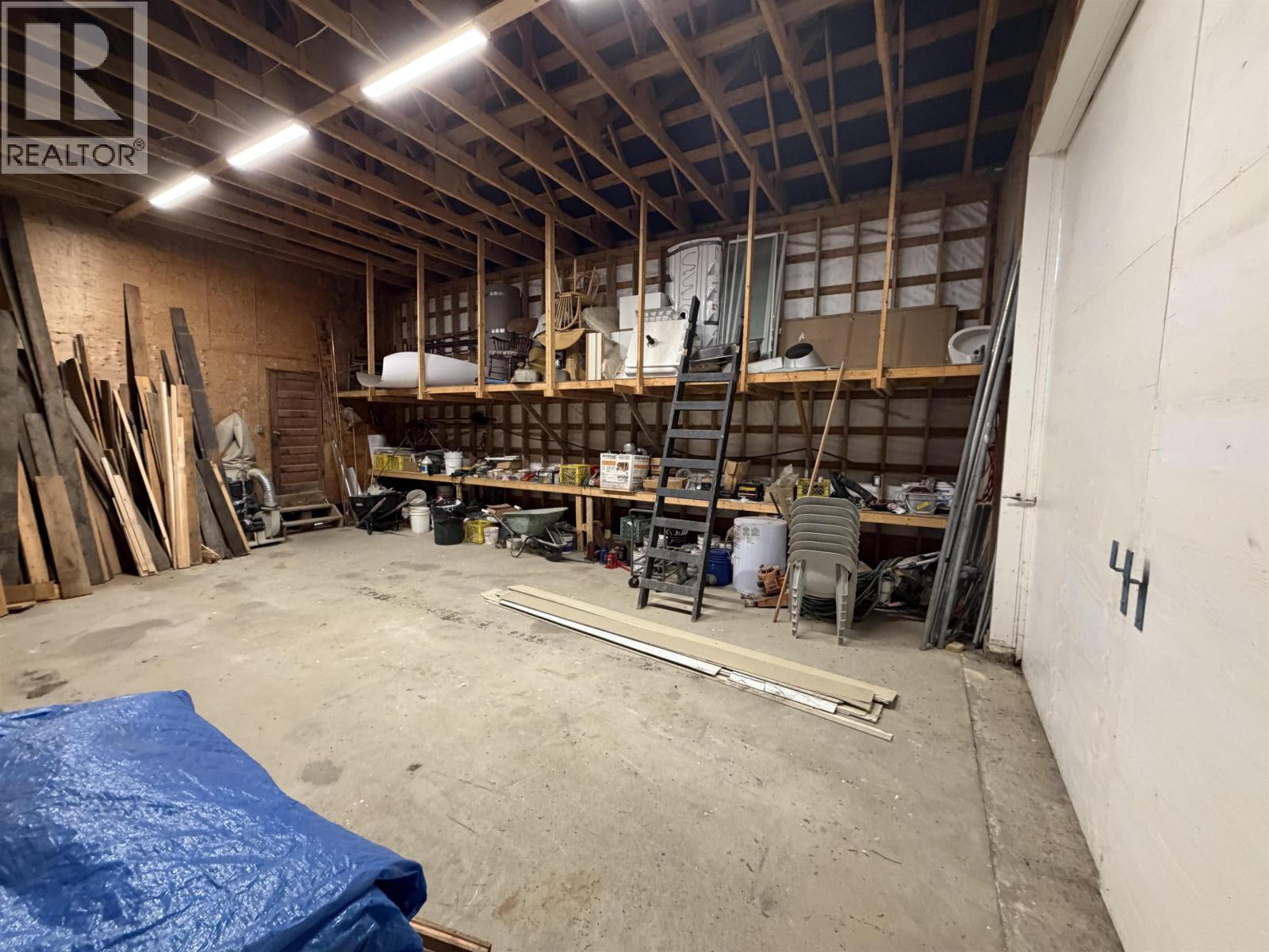 516 6TH Avenue, Stewart