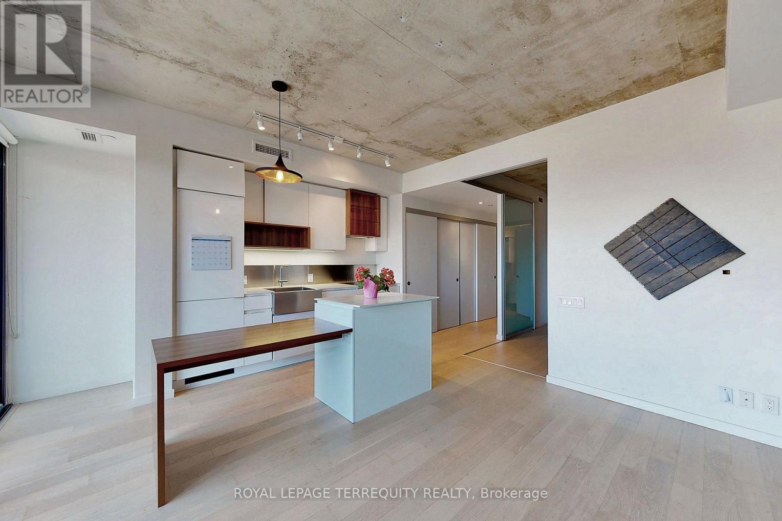 #413 383 Sorauren Avenue, Toronto (Roncesvalles), Ontario, M6R0A4, Toronto (Roncesvalles), Ontario — photo 4 of 5