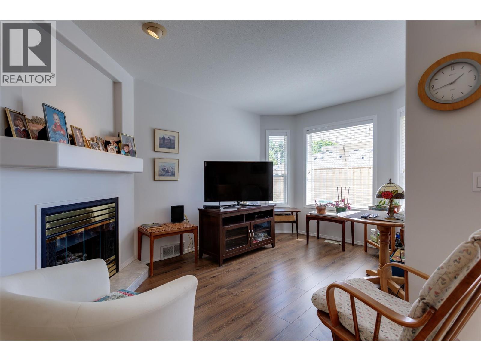 #102 2250 Louie Drive - 17