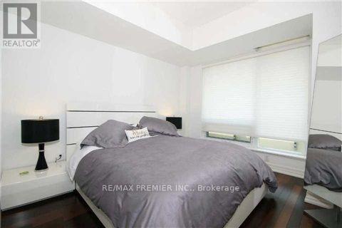 #605 8 SCOLLARD STREET S - 6