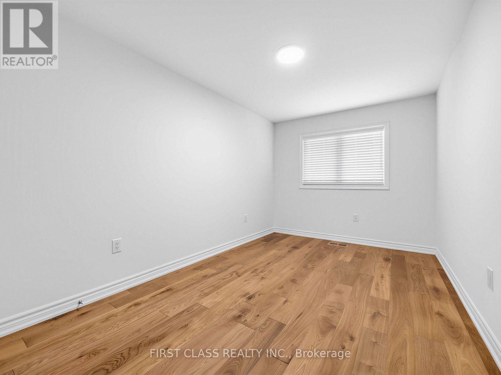 #UNIT 7 11 PLAISANCE ROAD - 23