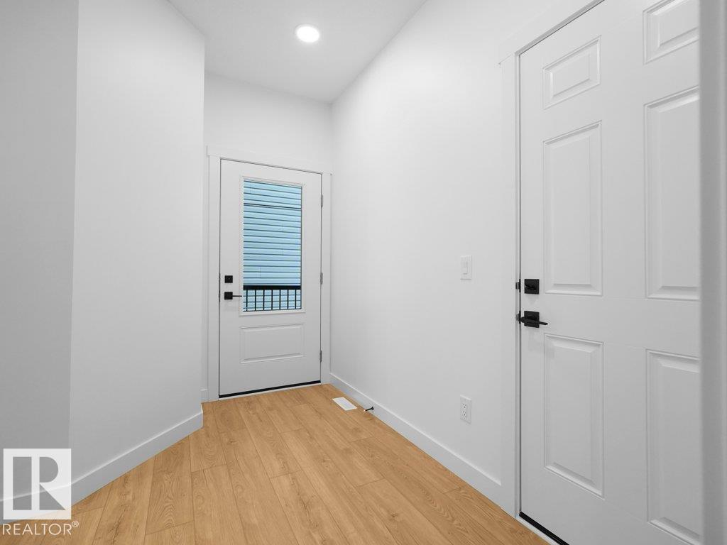 912 17 Ave NW - 8