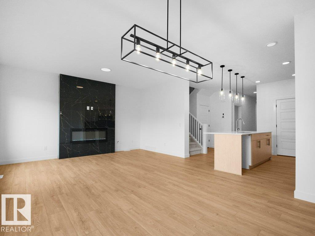 912 17 Ave NW - 23