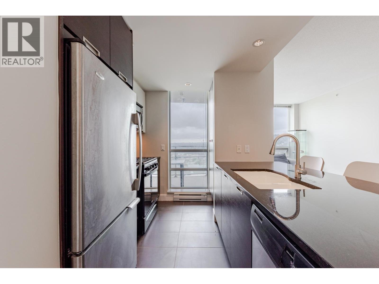2707 2968 GLEN DRIVE — photo 4