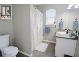 4pc Bathroom - 1149 Raven Drive, Kamloops, BC V2B8P4 Photo 10