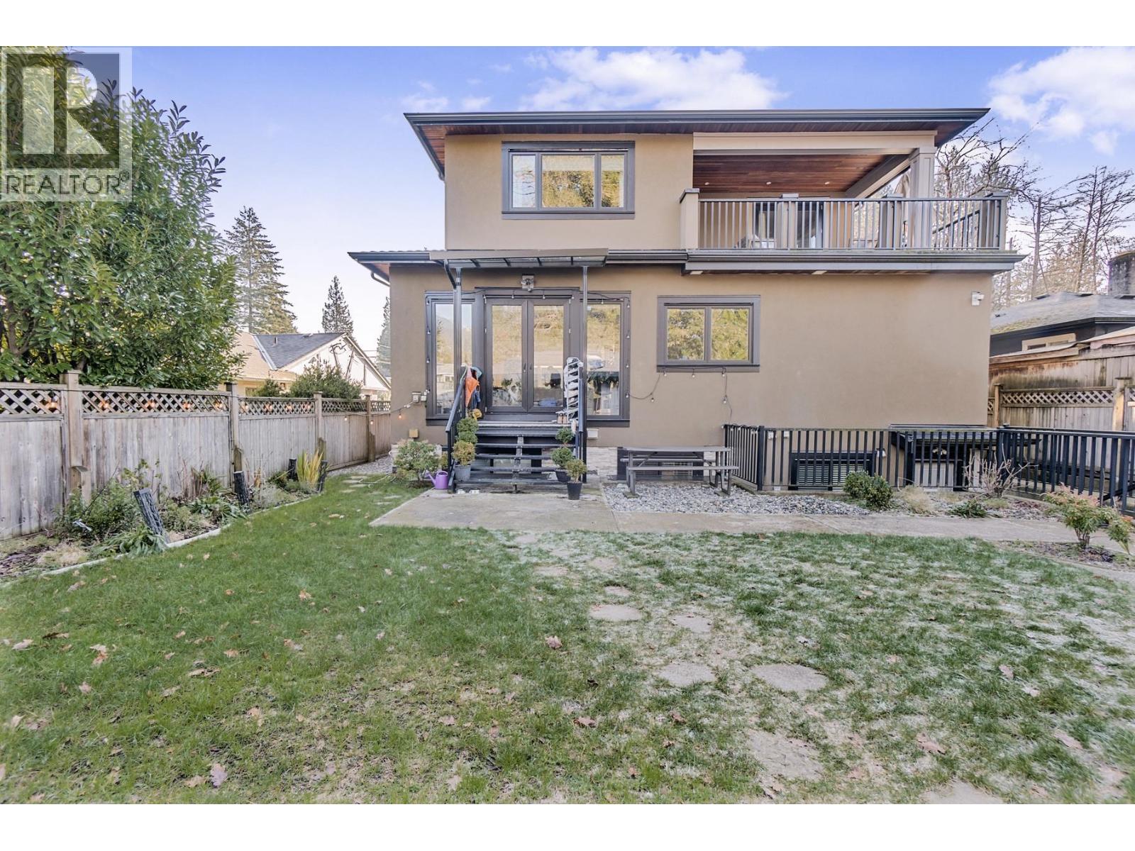 512 W 23RD STREET, North Vancouver