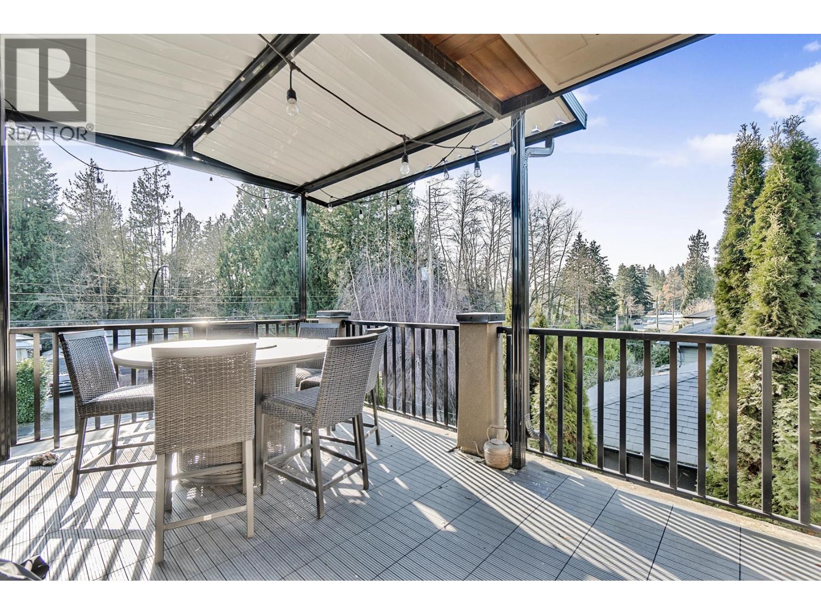 512 W 23RD STREET, North Vancouver