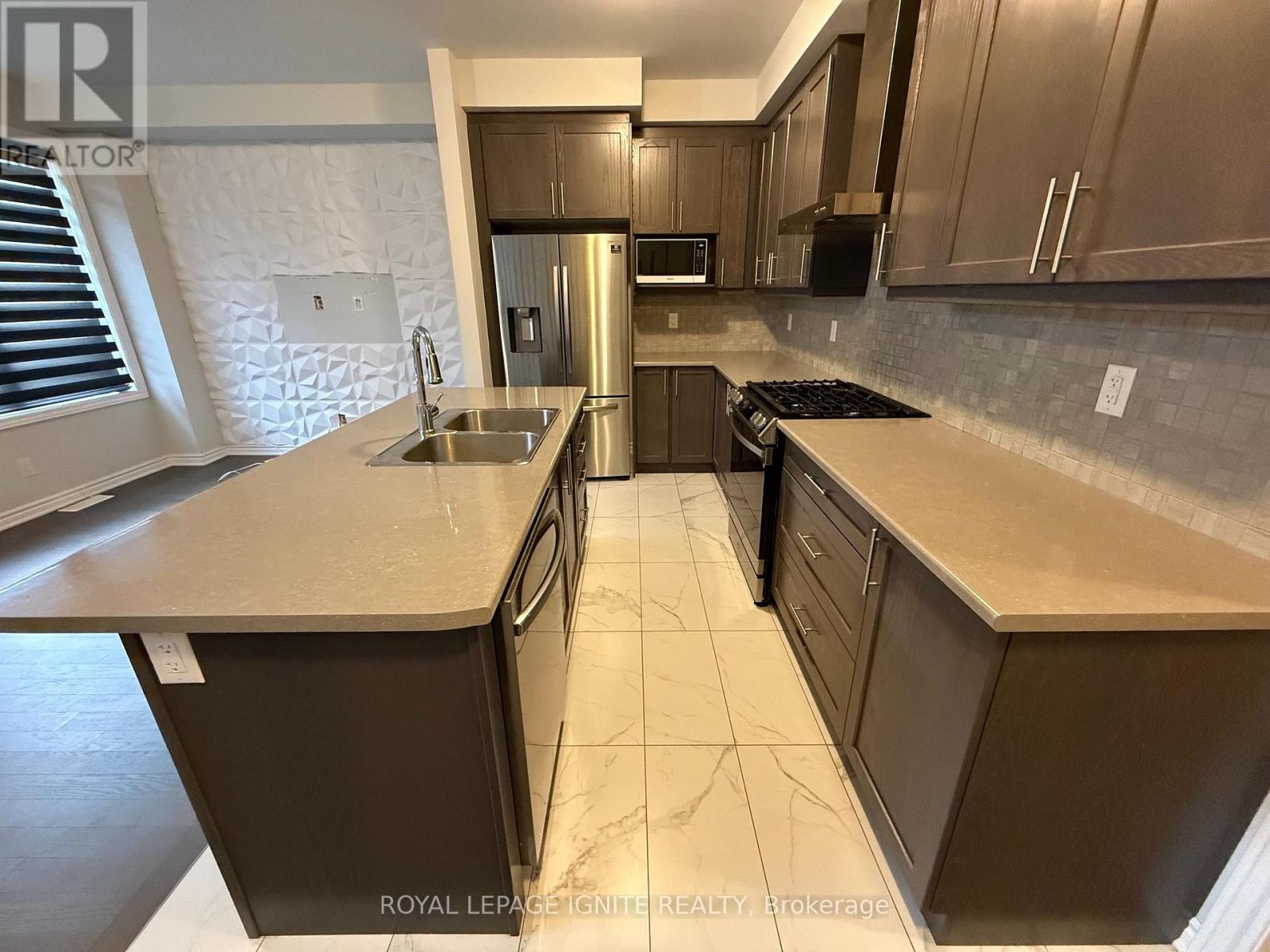 25 Sutcliffe Dr Drive, Whitby (Rolling Acres), Ontario, L1R0R2, Whitby (Rolling Acres), Ontario — photo 5 of 5
