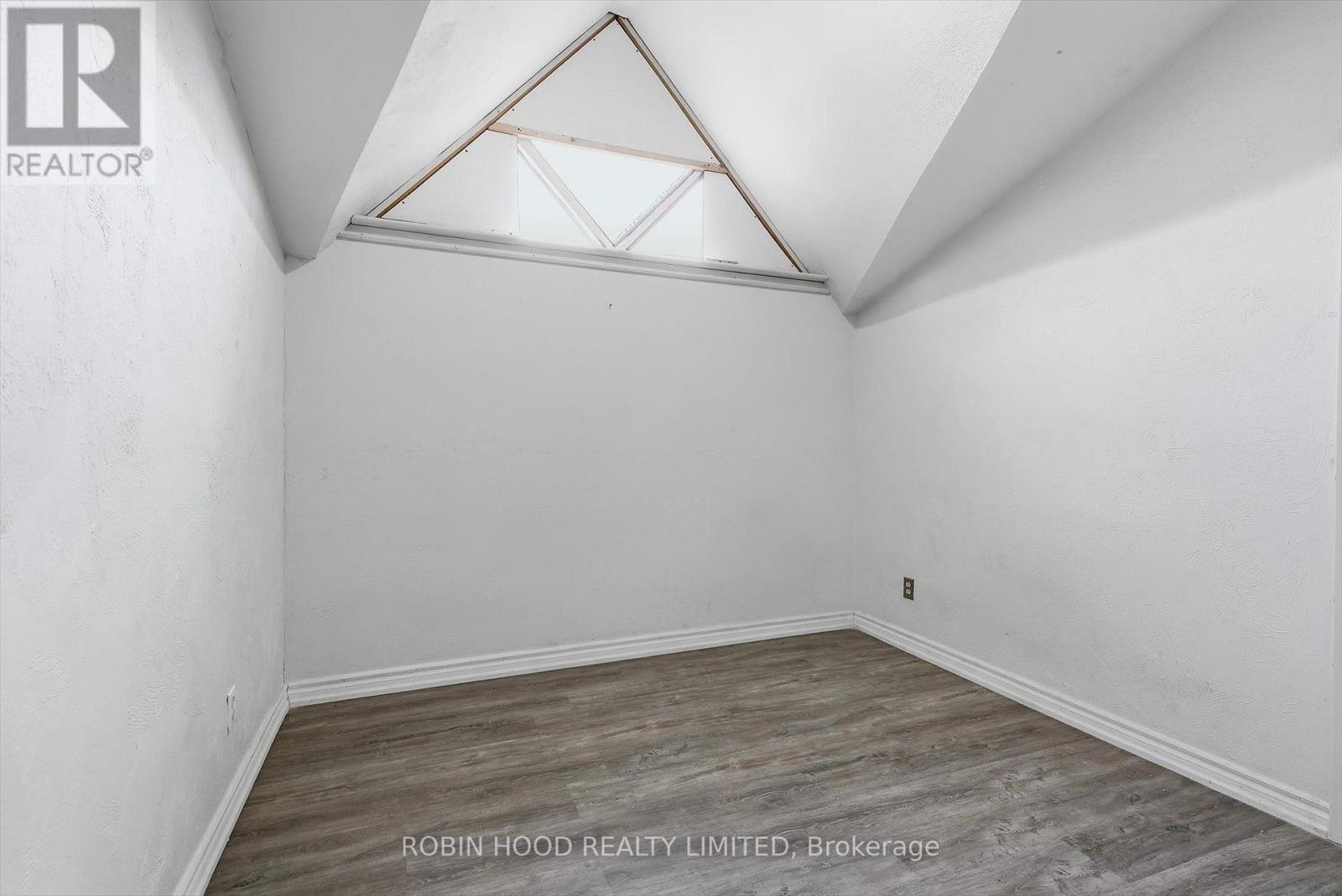 8 PANDORA CIRCLE - Image 20