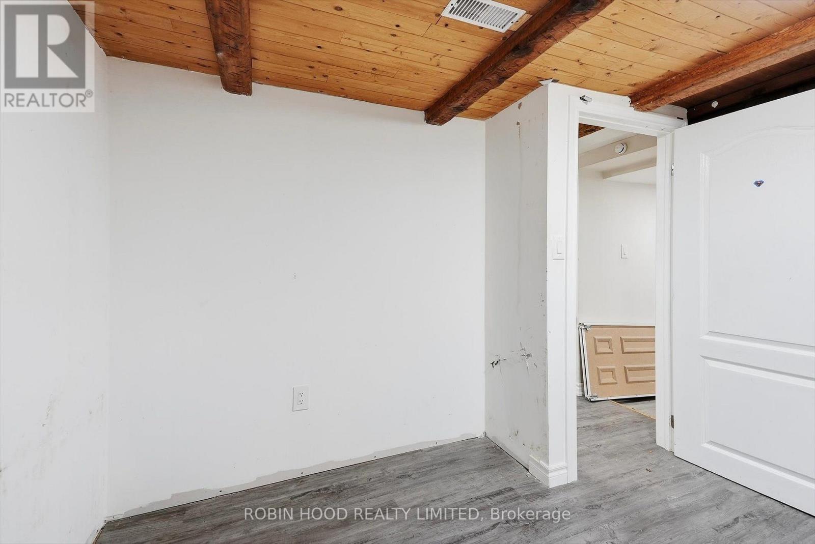 8 PANDORA CIRCLE - Image 36