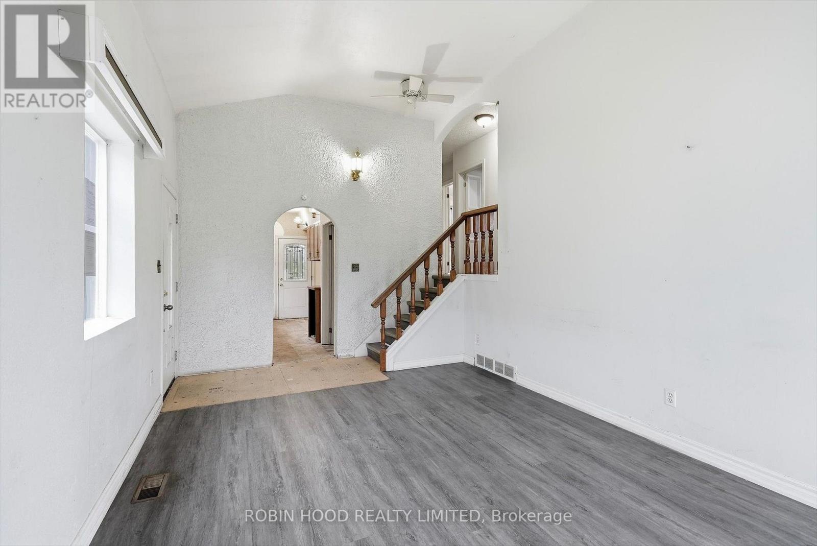 8 PANDORA CIRCLE - Image 8