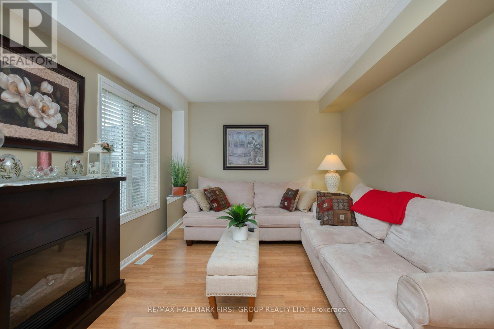 #61 1850 KINGSTON ROAD - 10