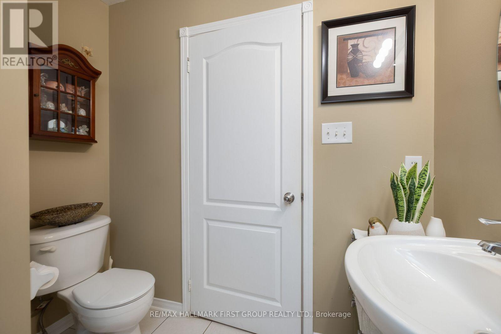 #61 1850 KINGSTON ROAD - 22