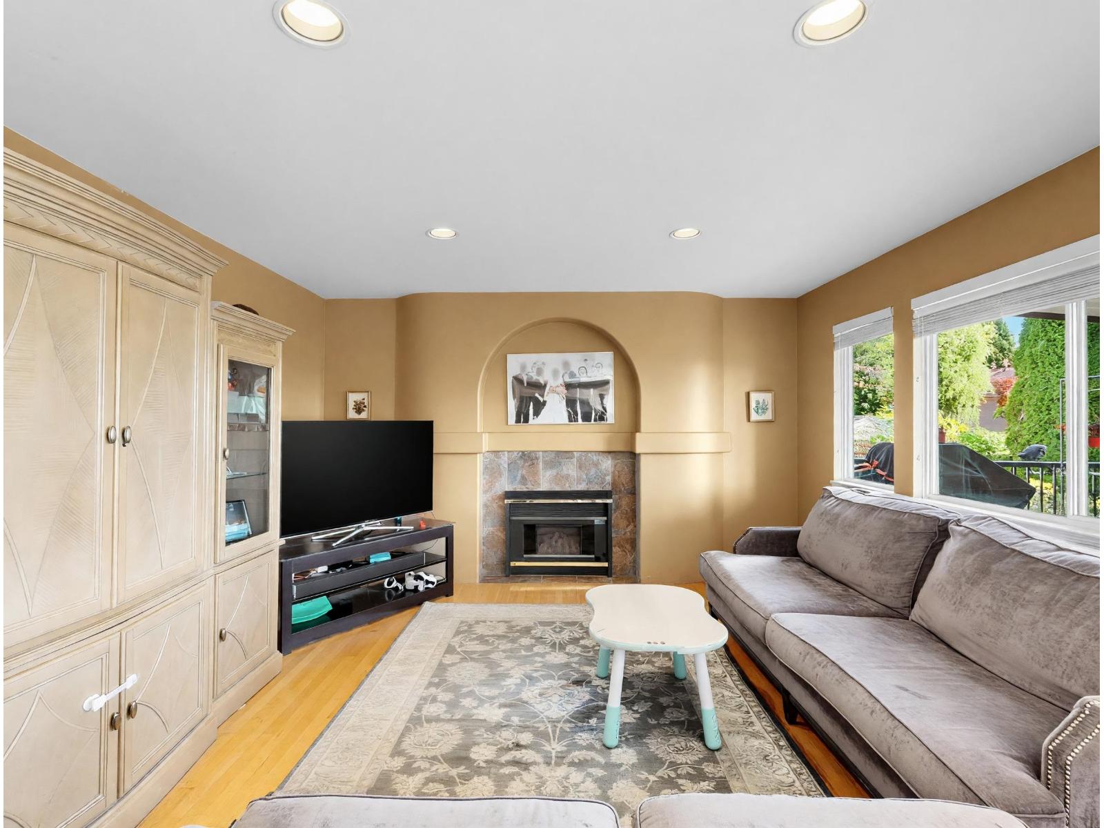 15390 80A Avenue, Surrey, British Columbia, V3S7X7, Surrey, British Columbia — photo 5 of 5