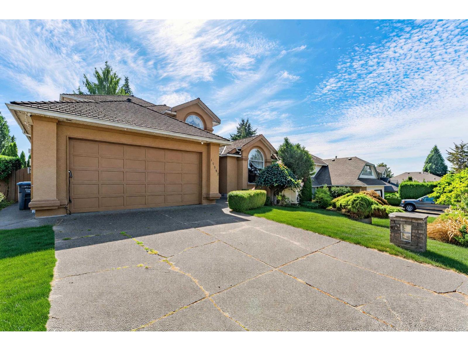 15390 80A Avenue, Surrey, British Columbia, V3S7X7, Surrey, British Columbia — photo 4 of 5