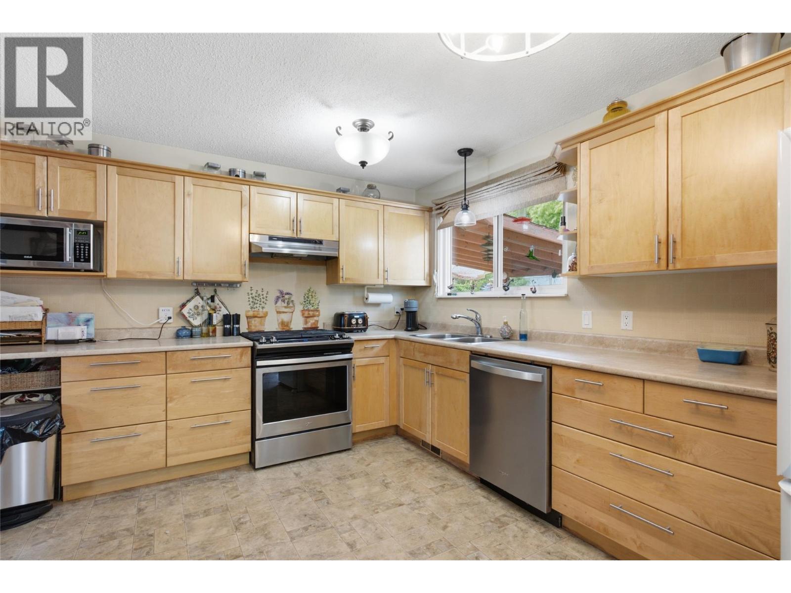 2463 Reid Avenue - 6