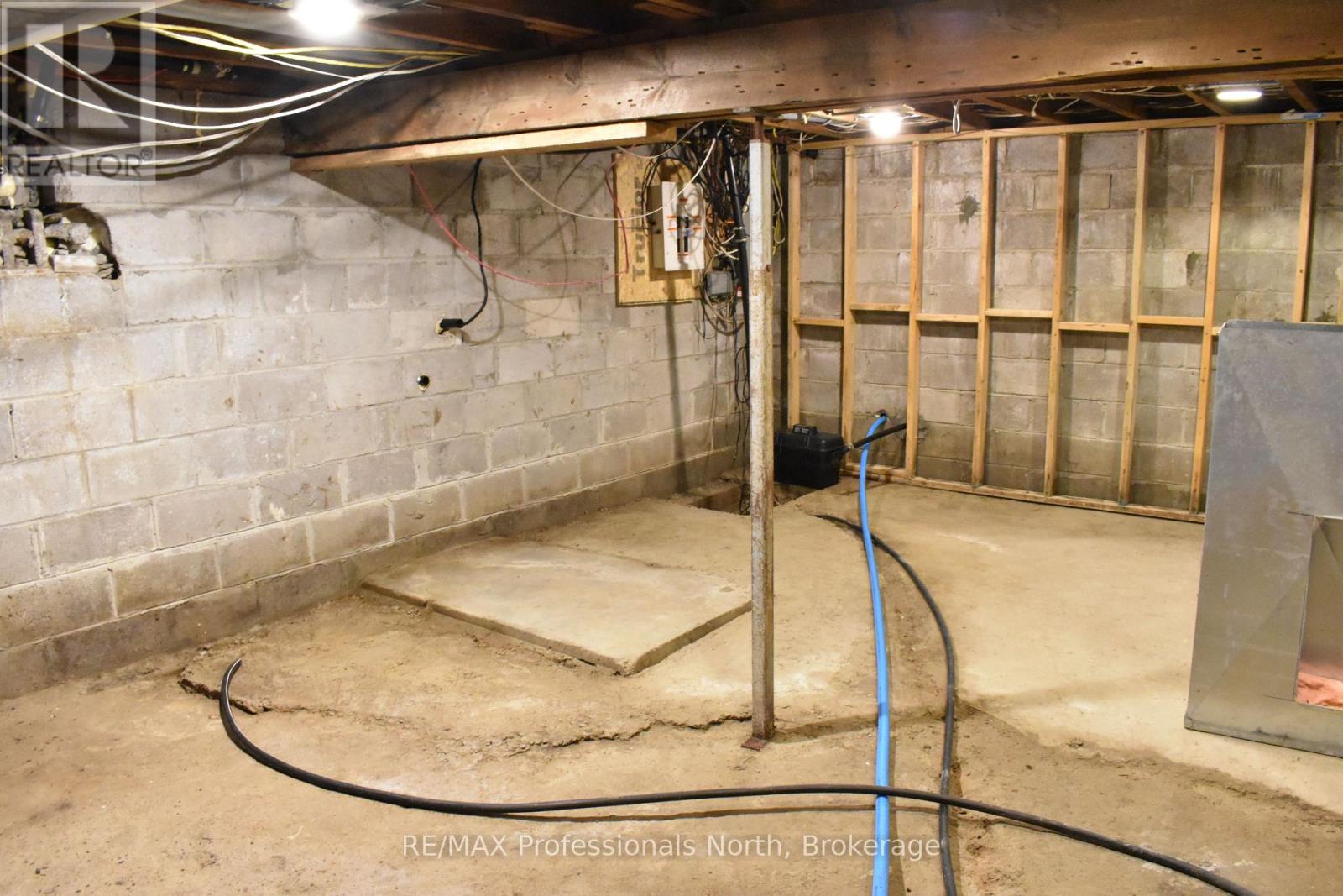 8111 COUNTY ROAD 503 - Image 32