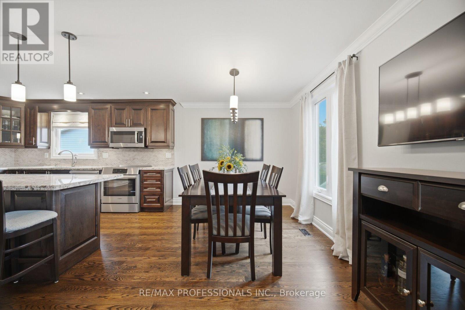 1062 MISSISSAUGA VALLEY BOULEVARD - 12