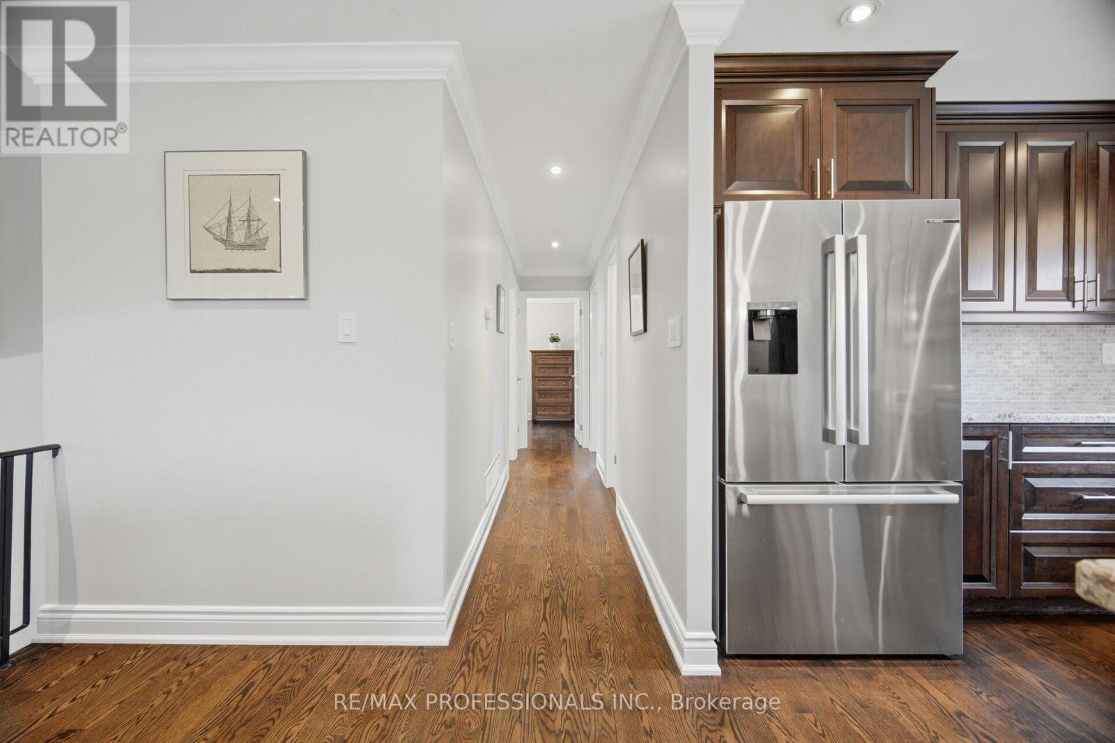1062 MISSISSAUGA VALLEY BOULEVARD - Image 19