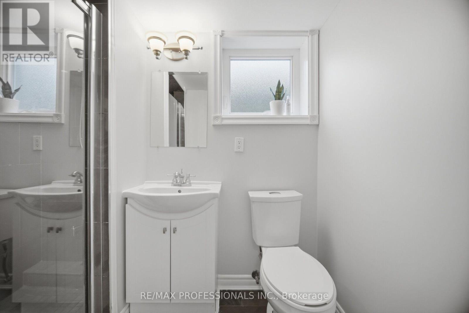 1062 MISSISSAUGA VALLEY BOULEVARD - Image 41