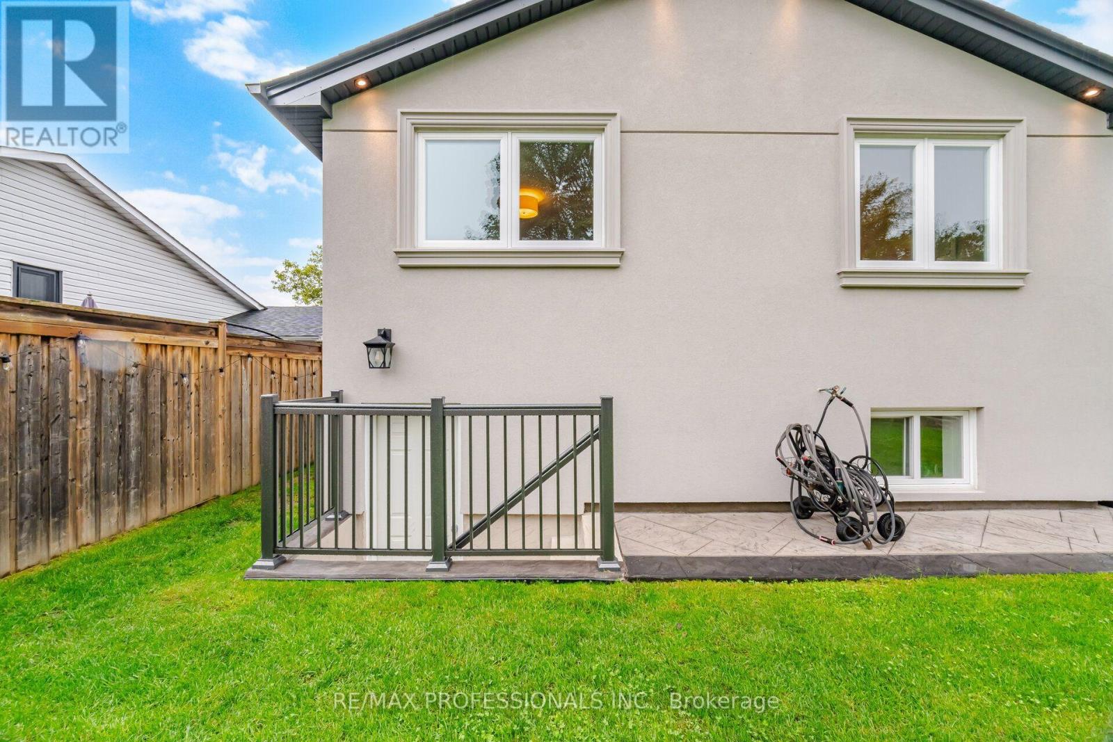 1062 MISSISSAUGA VALLEY BOULEVARD - Image 48