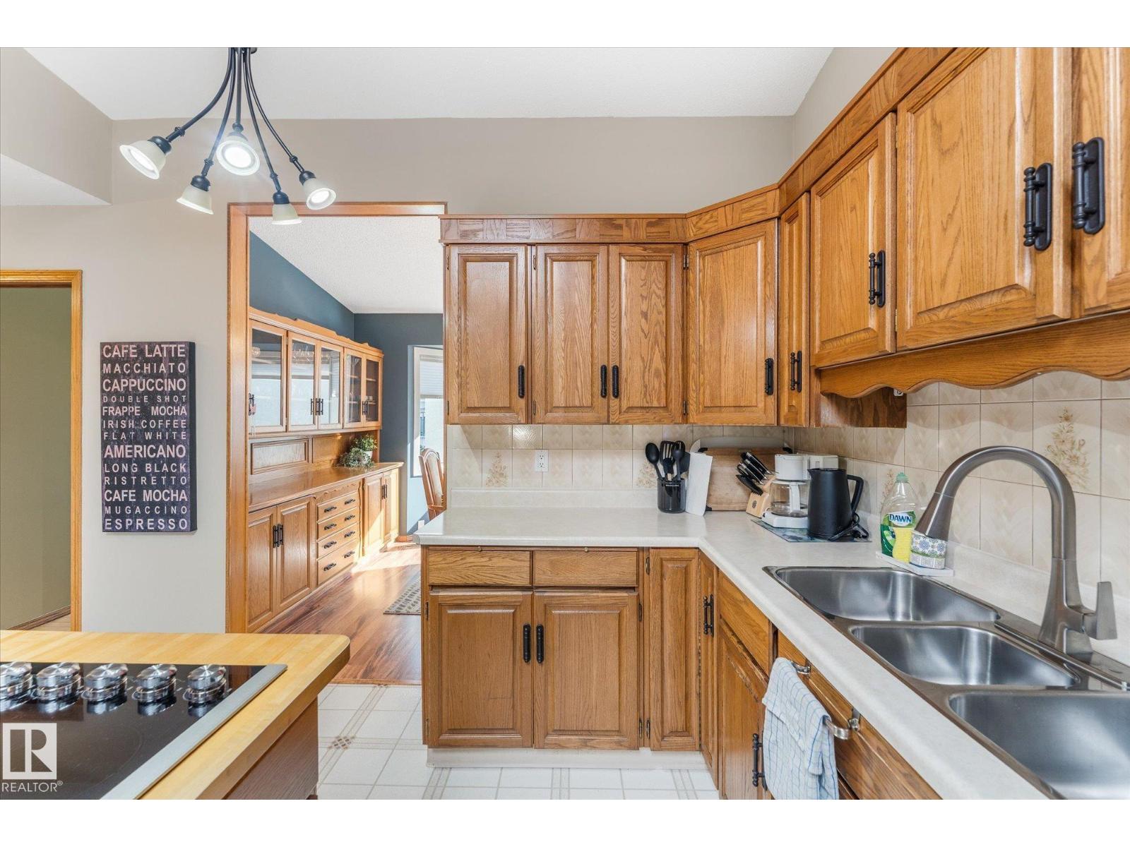 9504 139 AV NW - 24
