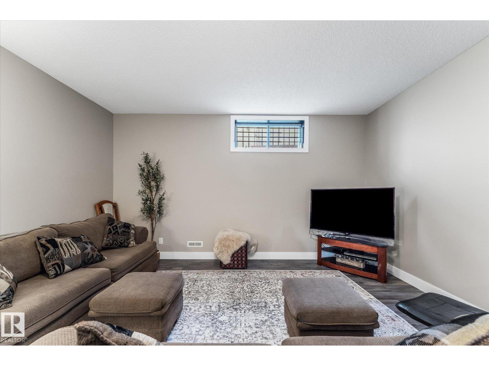 9504 139 AV NW - 44