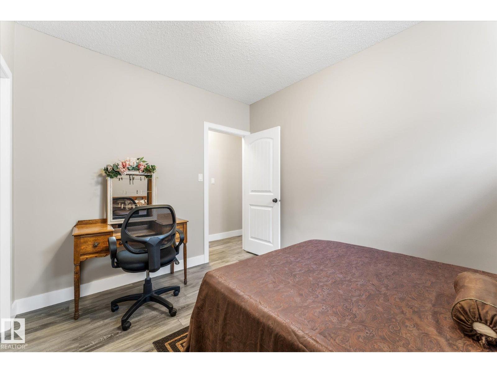 9504 139 AV NW - 58
