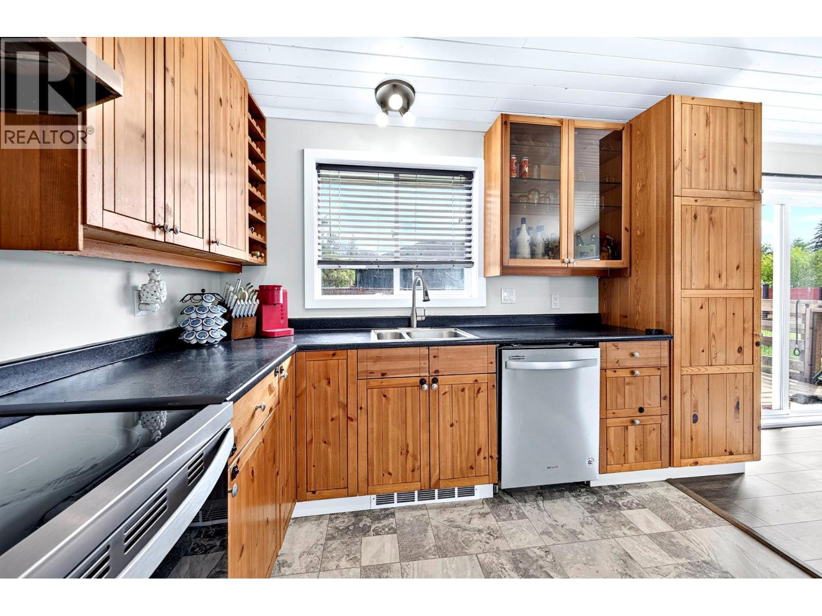 566 Mclean Road - 8