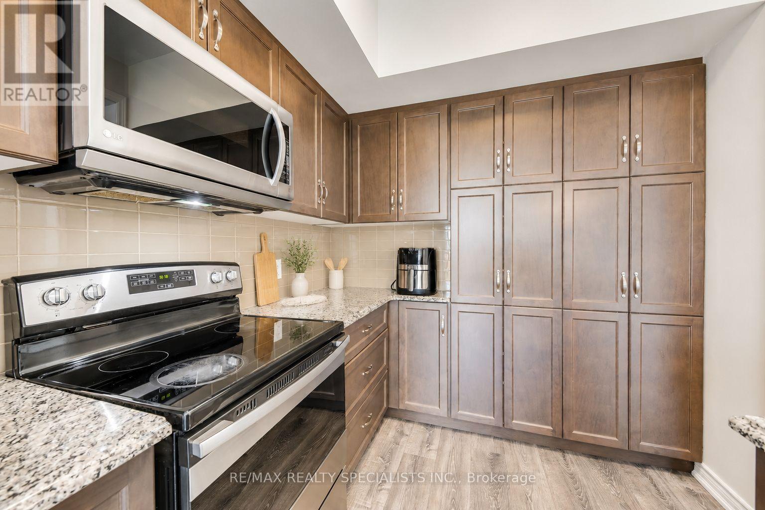 35 PELICAN LANE - 16