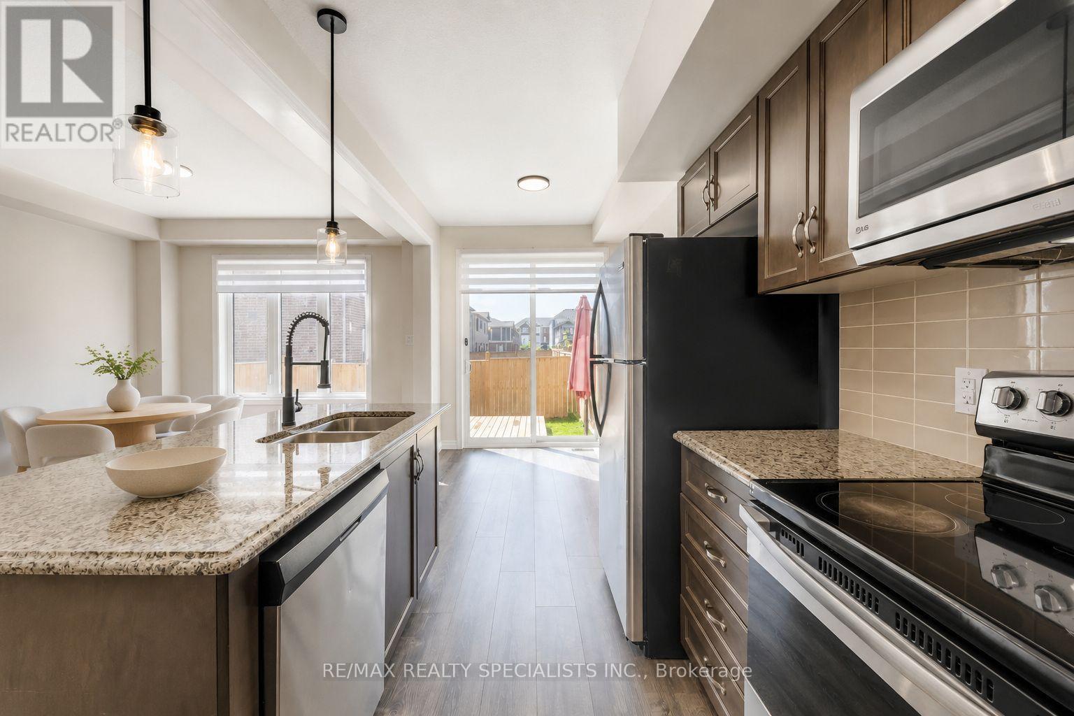 35 PELICAN LANE - 20