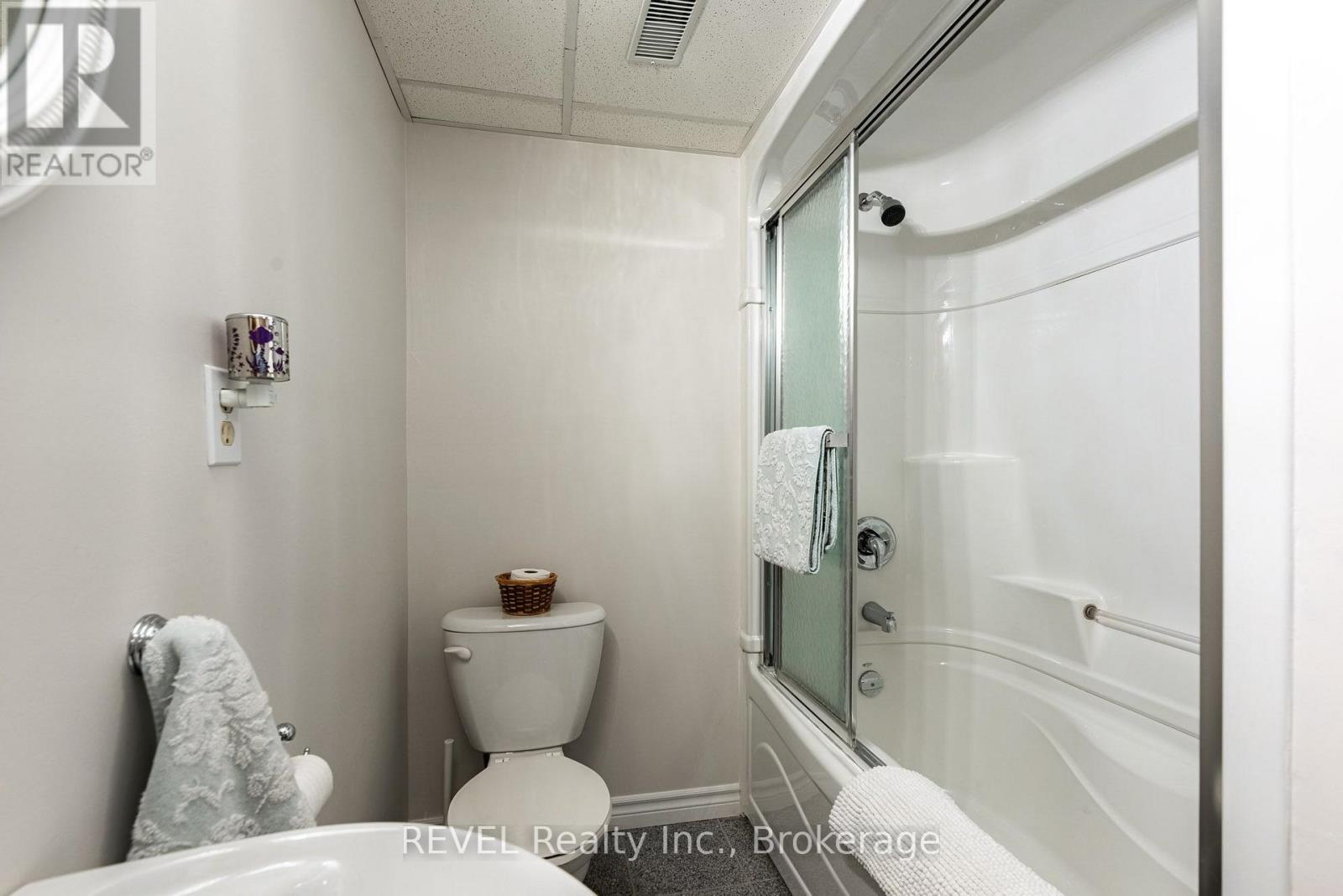 177 Lakeshore Road West — photo 39