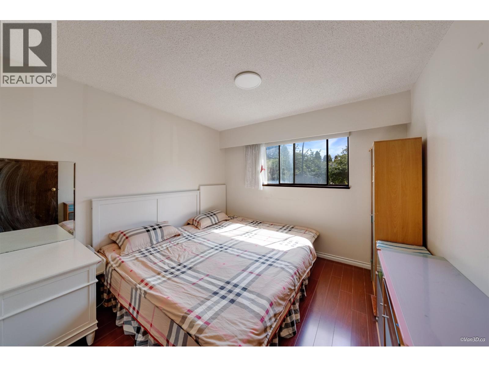 2537 E 27TH AVENUE, Vancouver