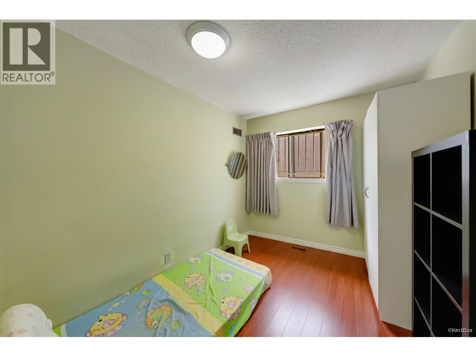 2537 E 27TH AVENUE, Vancouver