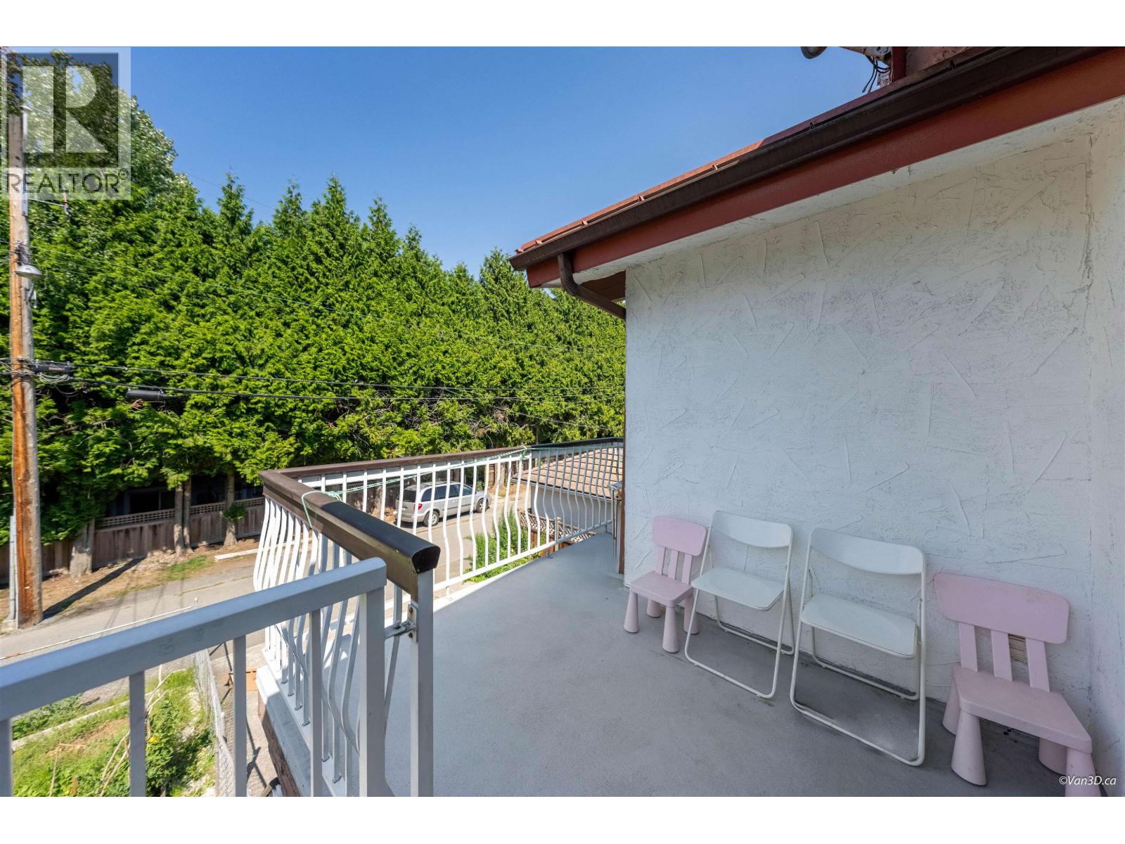2537 E 27TH AVENUE, Vancouver