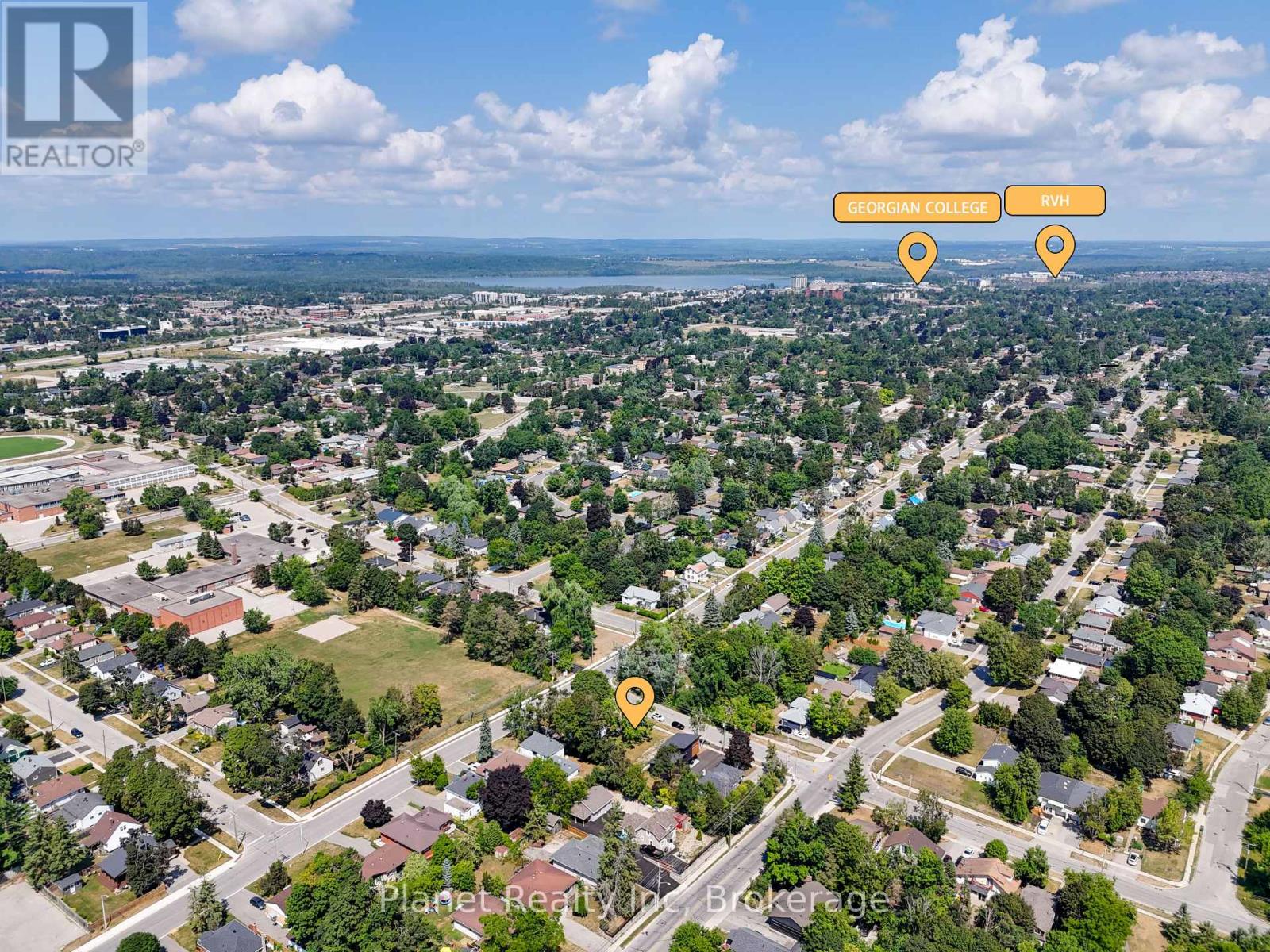 170 Berczy Street, Barrie (Wellington), Ontario, L4M2H2, Barrie (Wellington), Ontario — photo 4 of 5