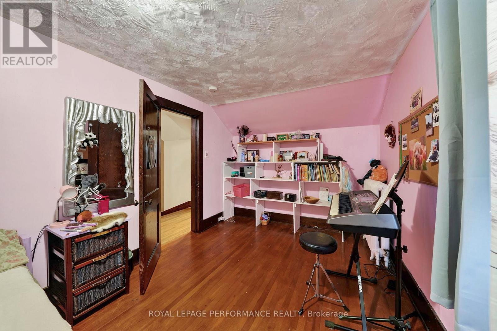 114 GLOUCESTER STREET N - Image 21