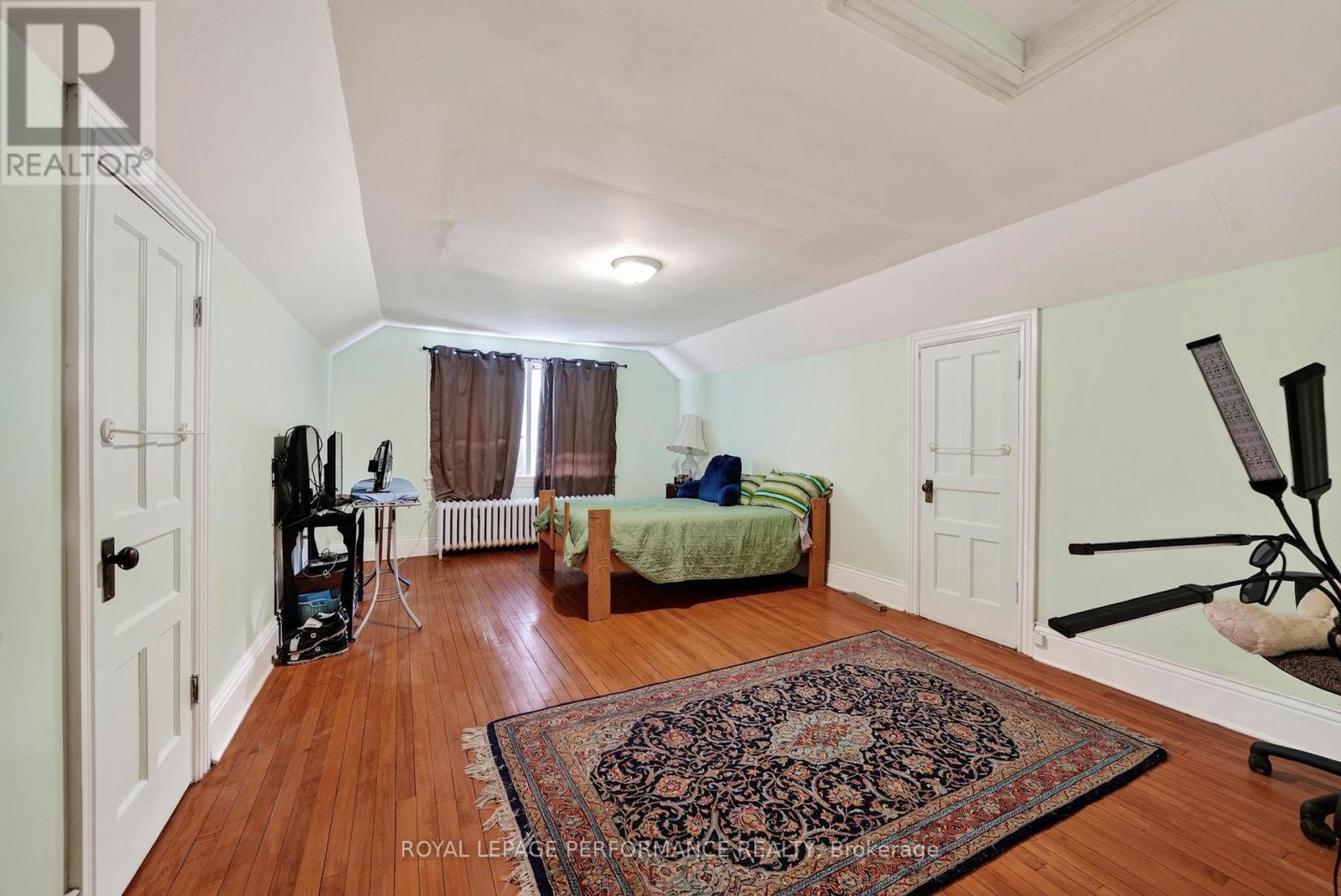 114 GLOUCESTER STREET N - Image 25