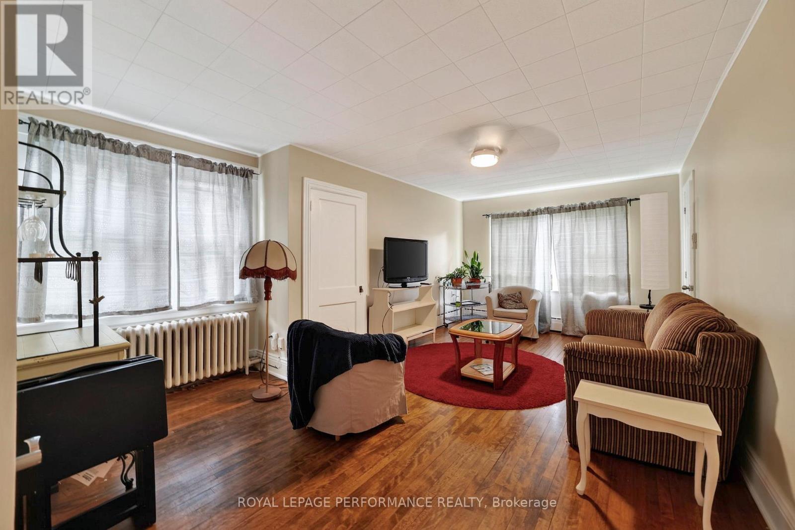 114 GLOUCESTER STREET N - Image 30
