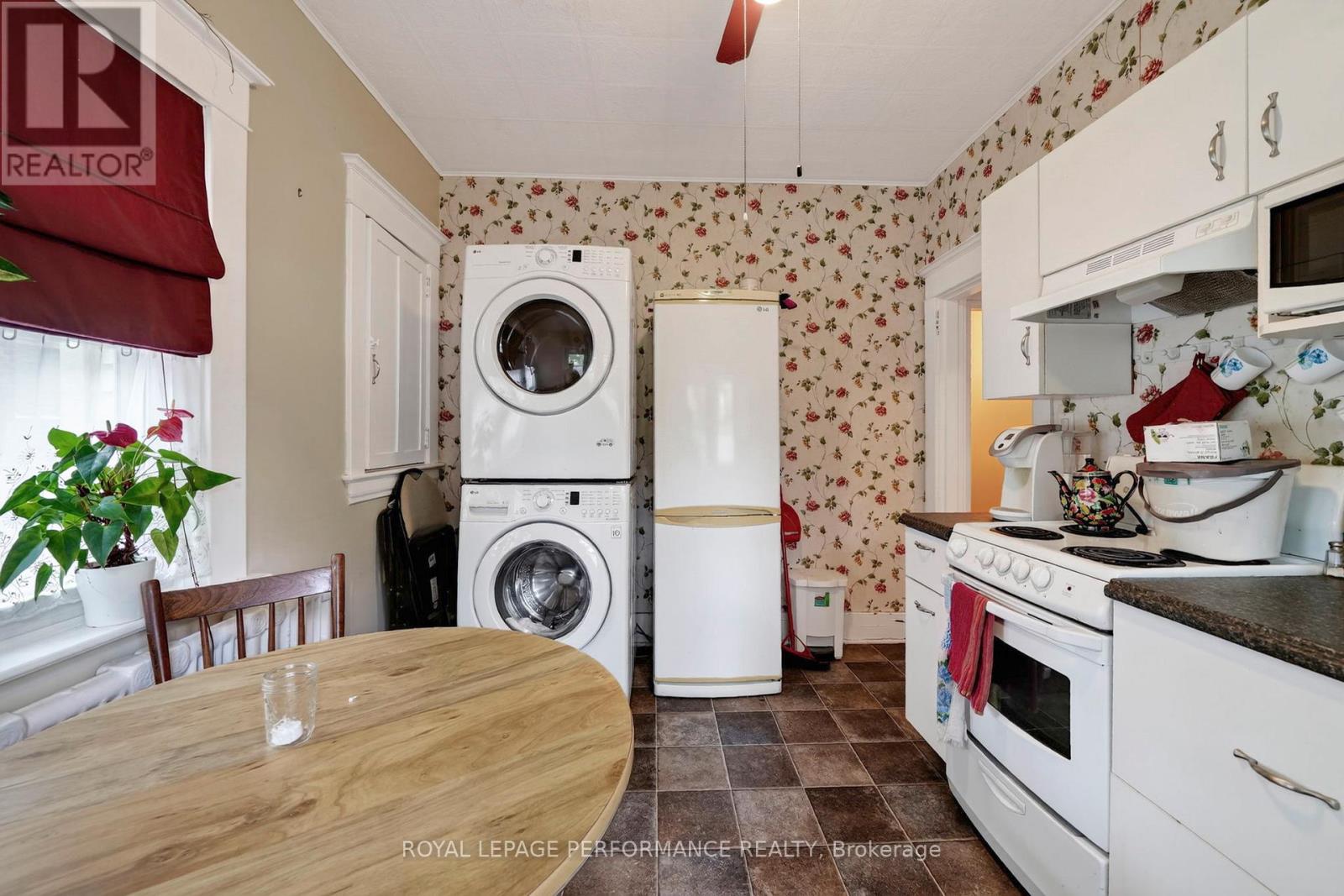 114 GLOUCESTER STREET N - Image 37