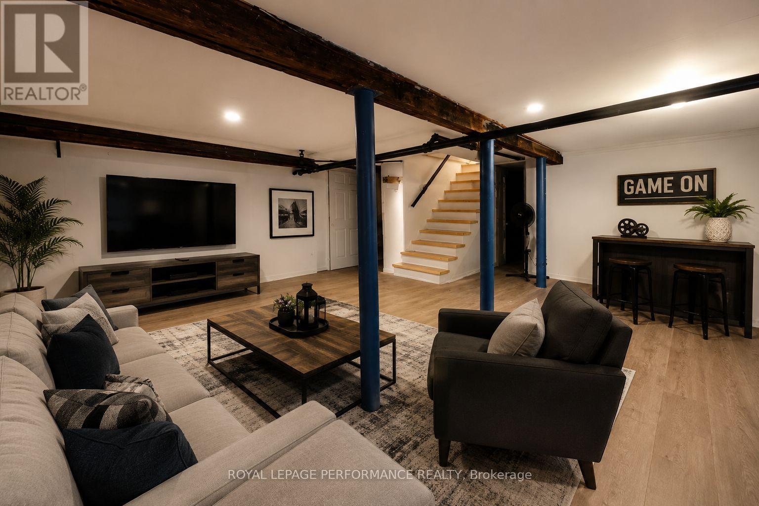 114 GLOUCESTER STREET N - Image 38