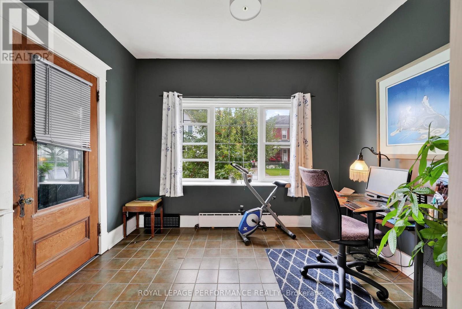 114 GLOUCESTER STREET N - Image 4