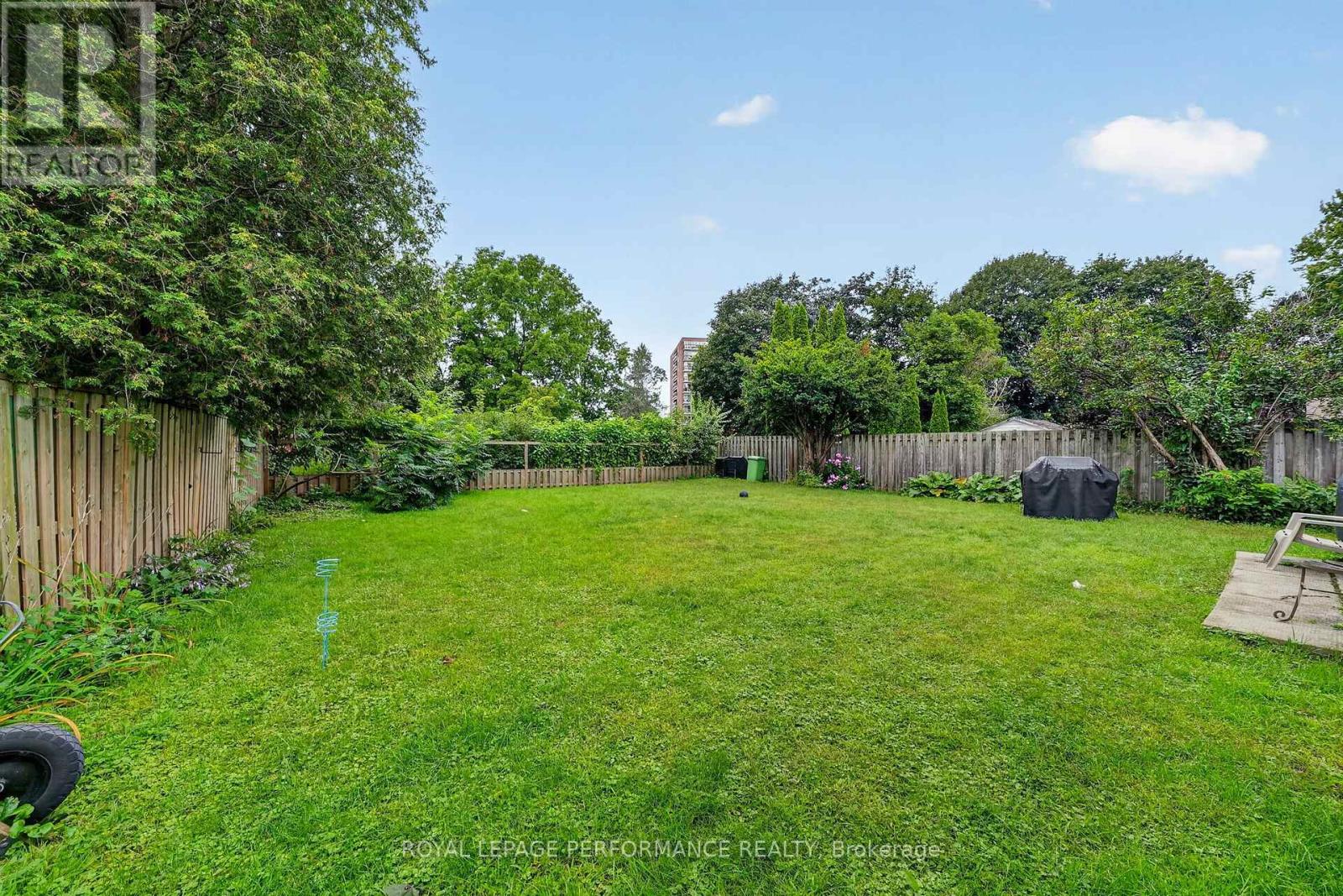 114 GLOUCESTER STREET N - Image 43