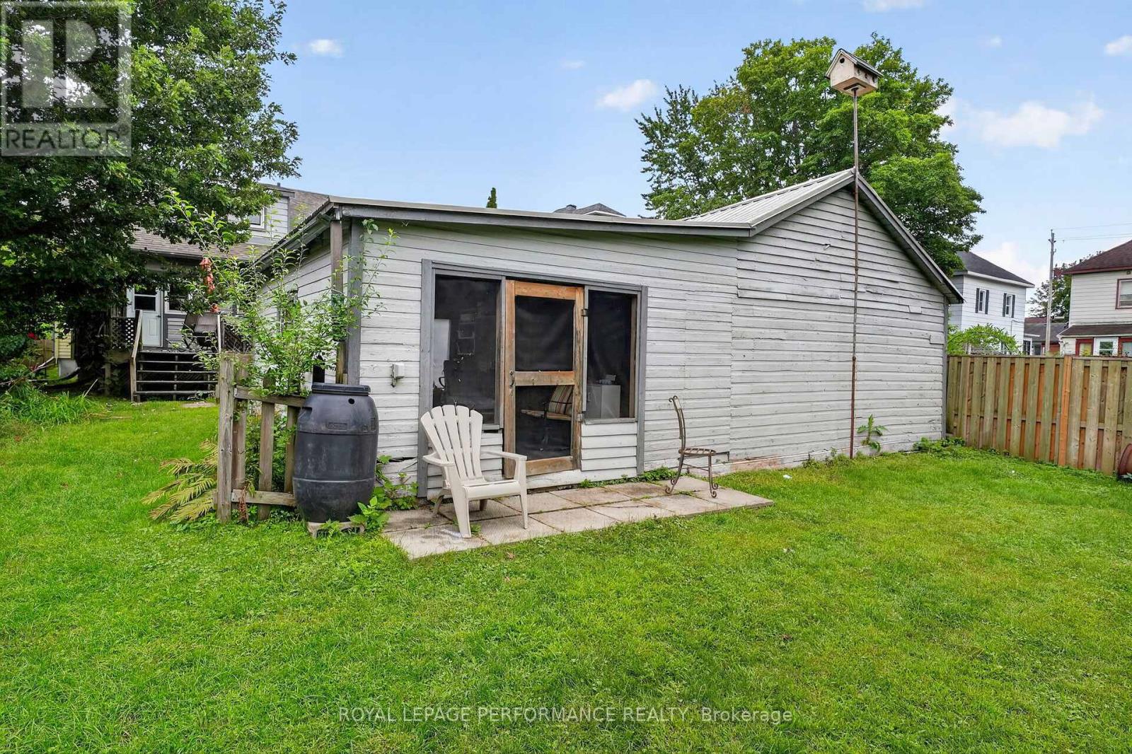 114 GLOUCESTER STREET N - Image 44