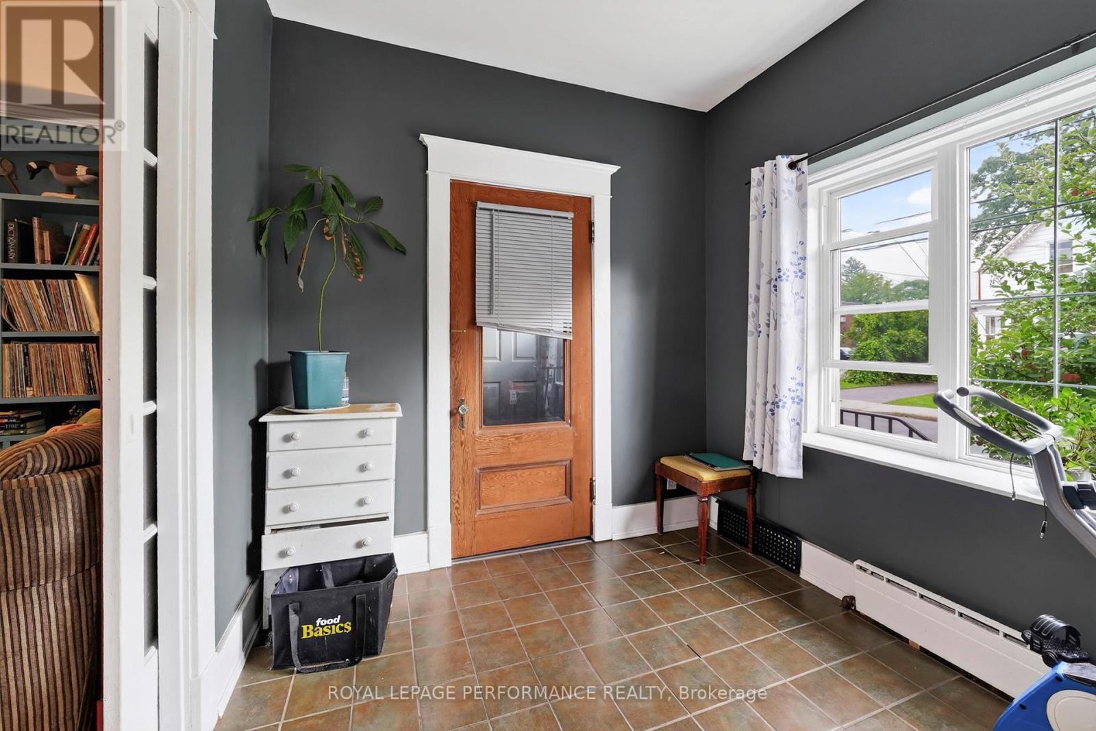 114 GLOUCESTER STREET N - Image 5