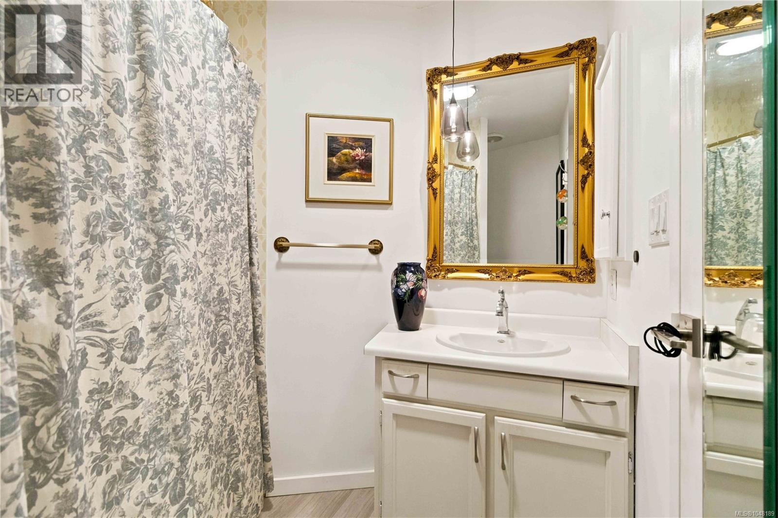 #107 225 Belleville St - 27