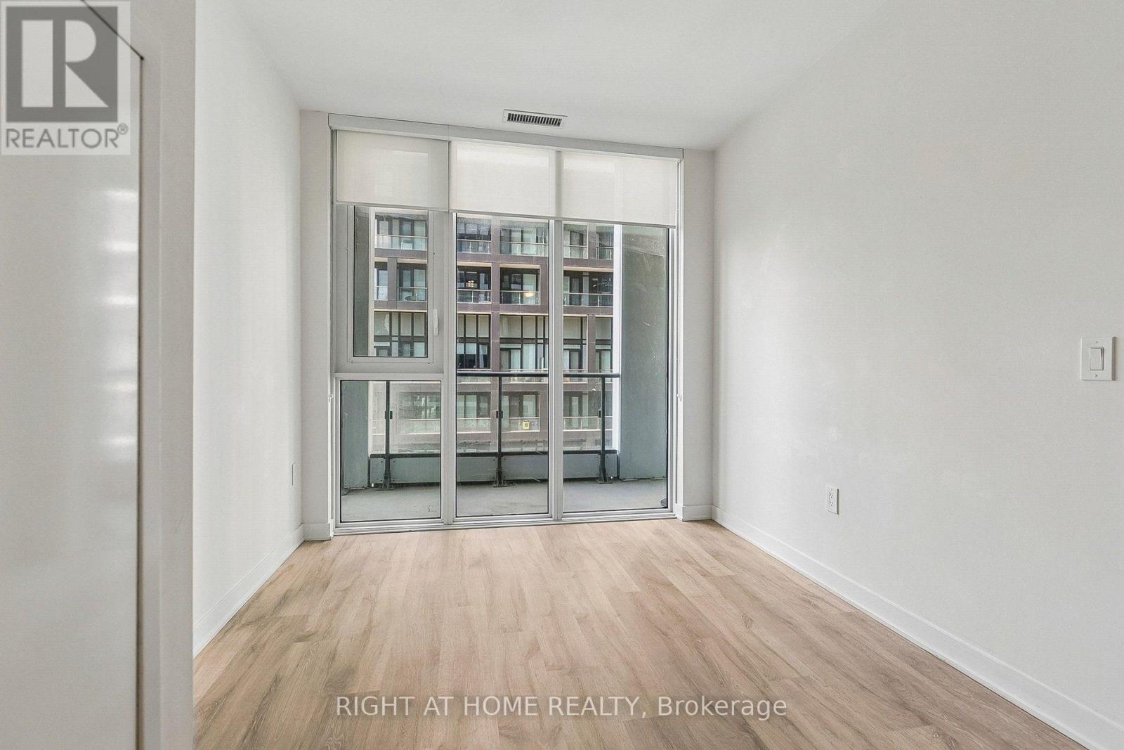 #447 60 PRINCESS STREET - Image 4