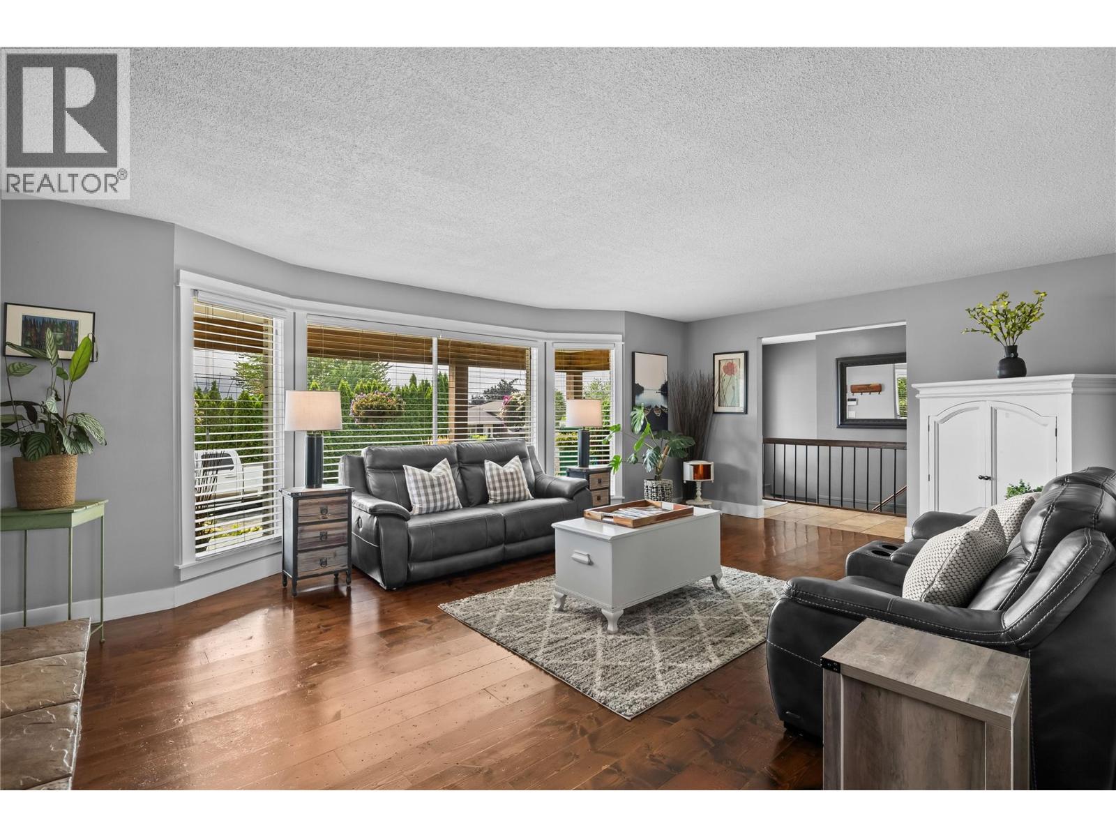  910 Westbrook Drive, West Kelowna