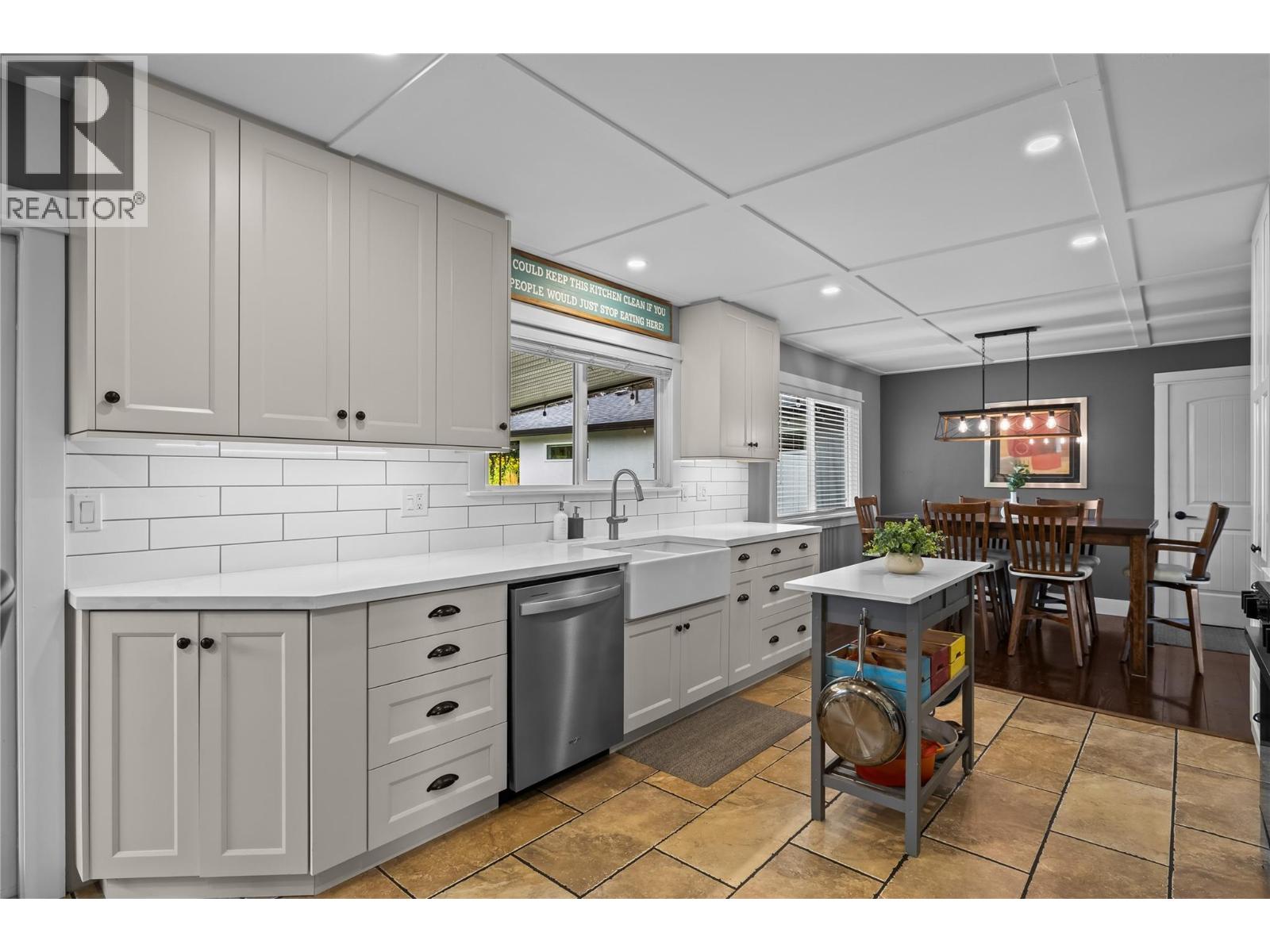  910 Westbrook Drive, West Kelowna
